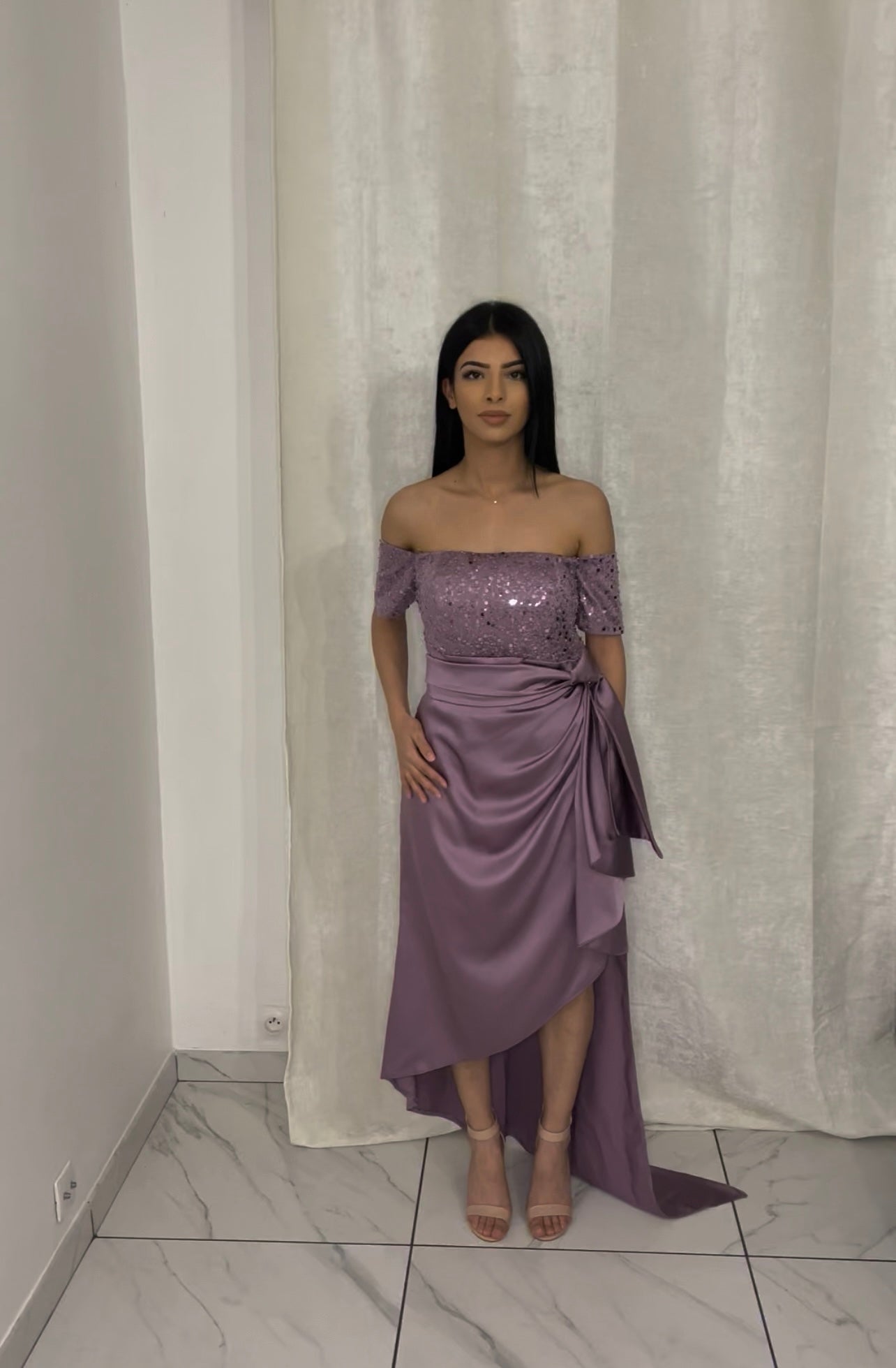 Robe Violette Coupe Asymétrique