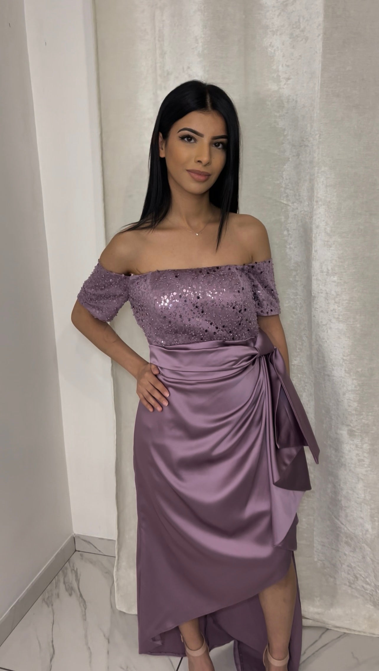 Robe Violette Coupe Asymétrique