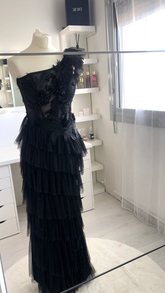 Schwarzes Abendkleid aus Spitze