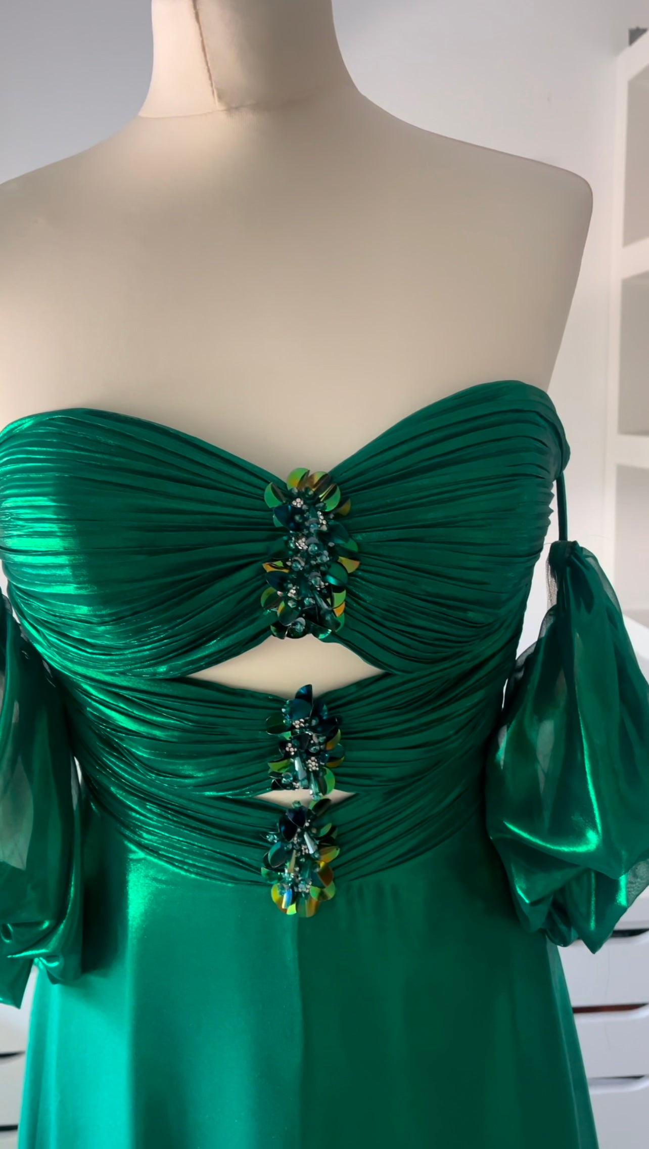 Cleopatra Abendkleid Perlgrün