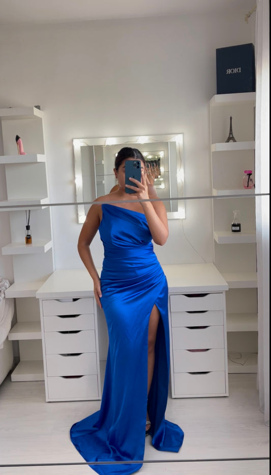 Mitternachtsblaues Abendkleid mit Schlitz
