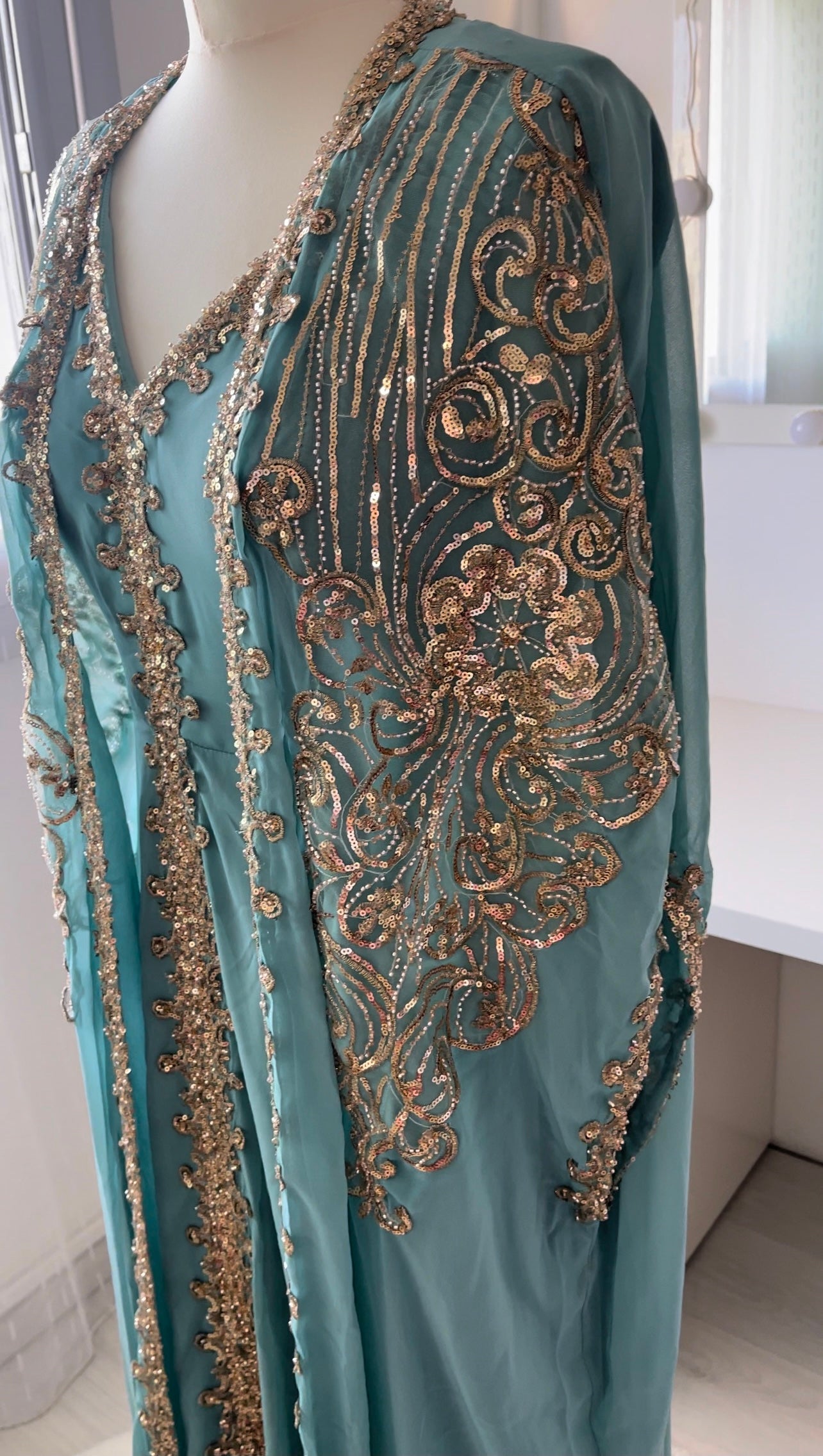 Wassergrüner Kaftan